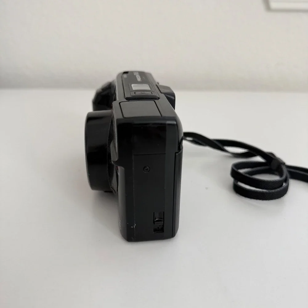 Minolta Freedom Tele 35mm Film Camera AF Multibeam UNTESTED